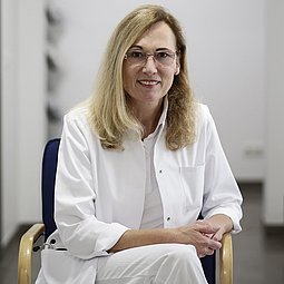 Oberärztin Dr. Carlotta Reffke, Fachärztin für Innere Medizin, Pneumologie und Schlafmedizin