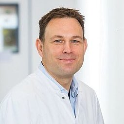 Priv. Doz. Dr. Valentin Goede Leiter des Departements für Onkologische Geriatrie Oberarzt
