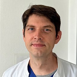 Dr. Martin Hackelöer 