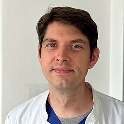 Dr. Martin Hackelöer