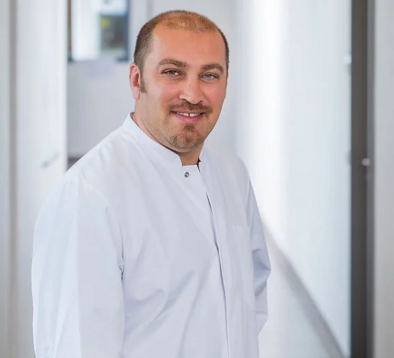 Dr. Adjmal Turjalei Oberarzt Innere Medizin