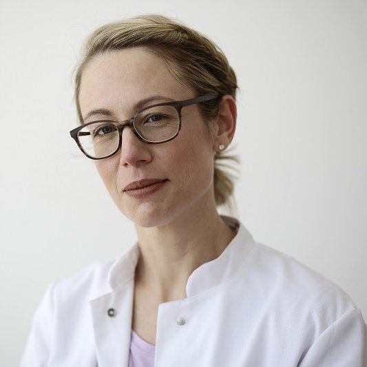 Oberärztin Julia Mertins, Fachärztin für Anästhesiologie, Intensivmedizin, Leitende Notärztin