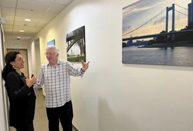 Dr. Pape mit Fotograf und Parkinson Patient 