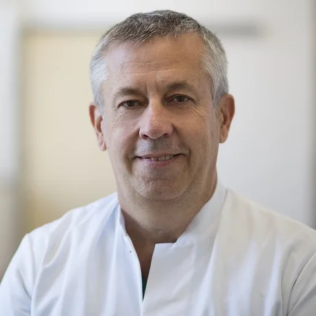 Oberarzt Dr. Alfred Klassen, Facharzt für Chirurgie und Unfallchirurgie, Spezielle Unfallchirurgie, Notfallmedizin, Fußchirurgie