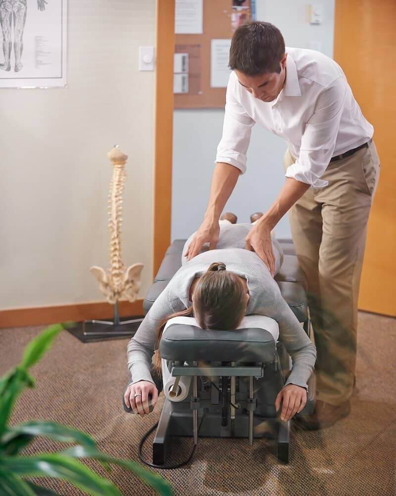 6_signs_to_see_a__back_specialist_original.jpg