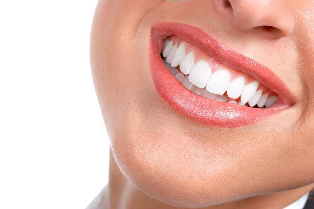 4_effective_tips_on_how_to_keep_your_teeth_and_gums_healthy__1__original.jpg