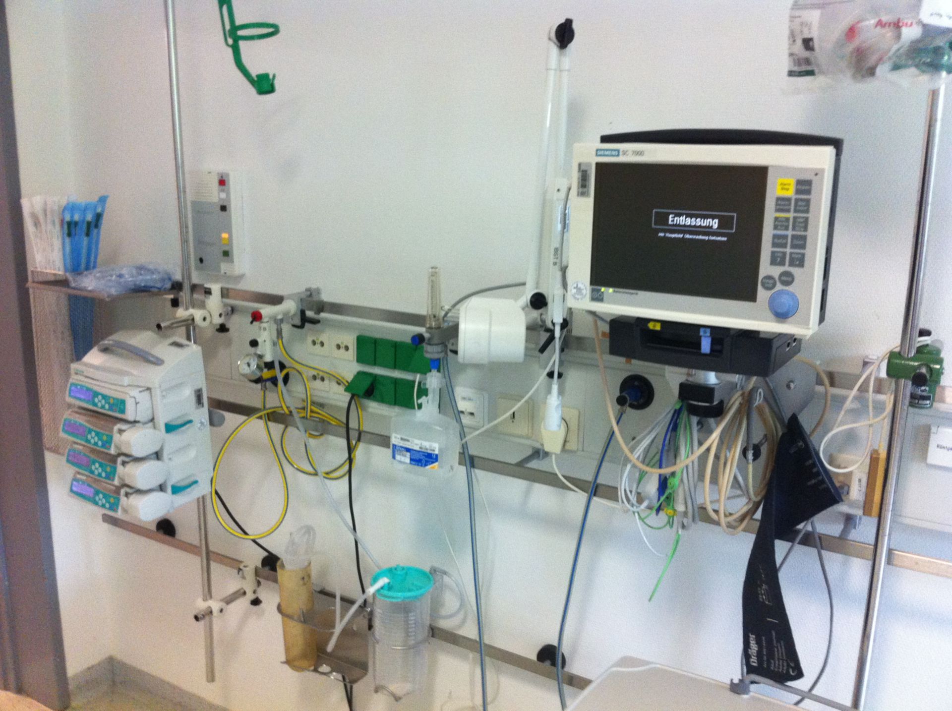 Intensive care station