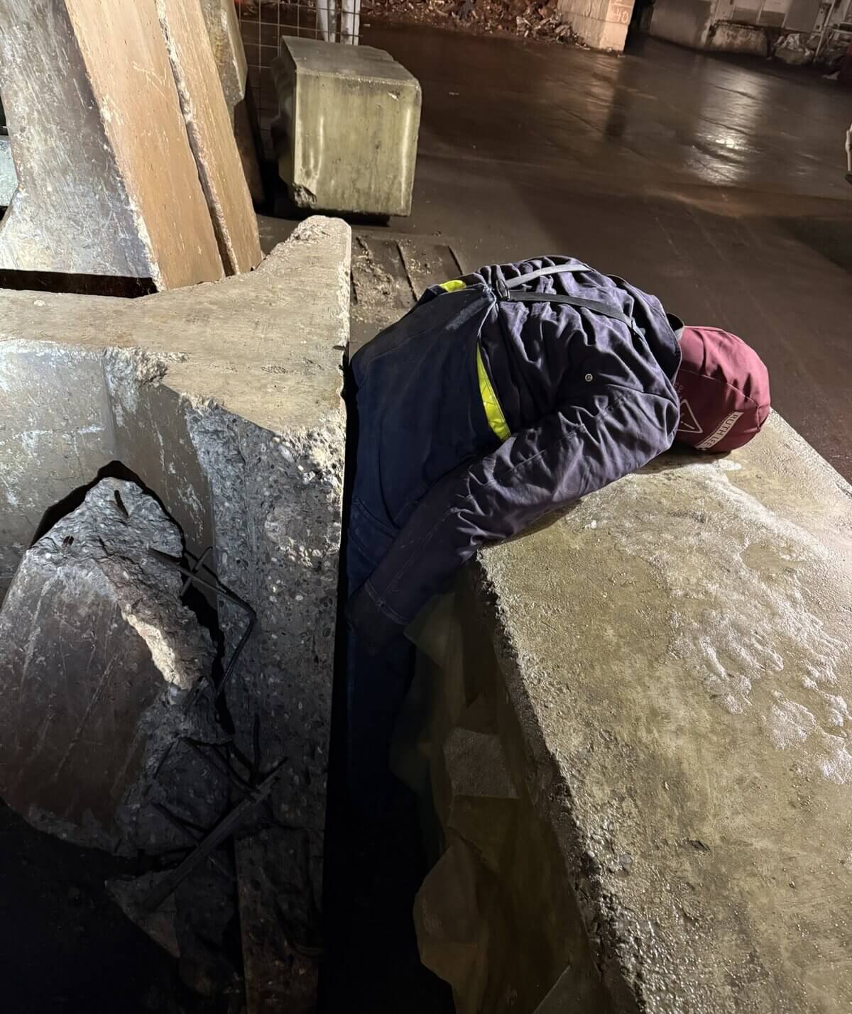 Eingeklemmte Trainingspuppe 1