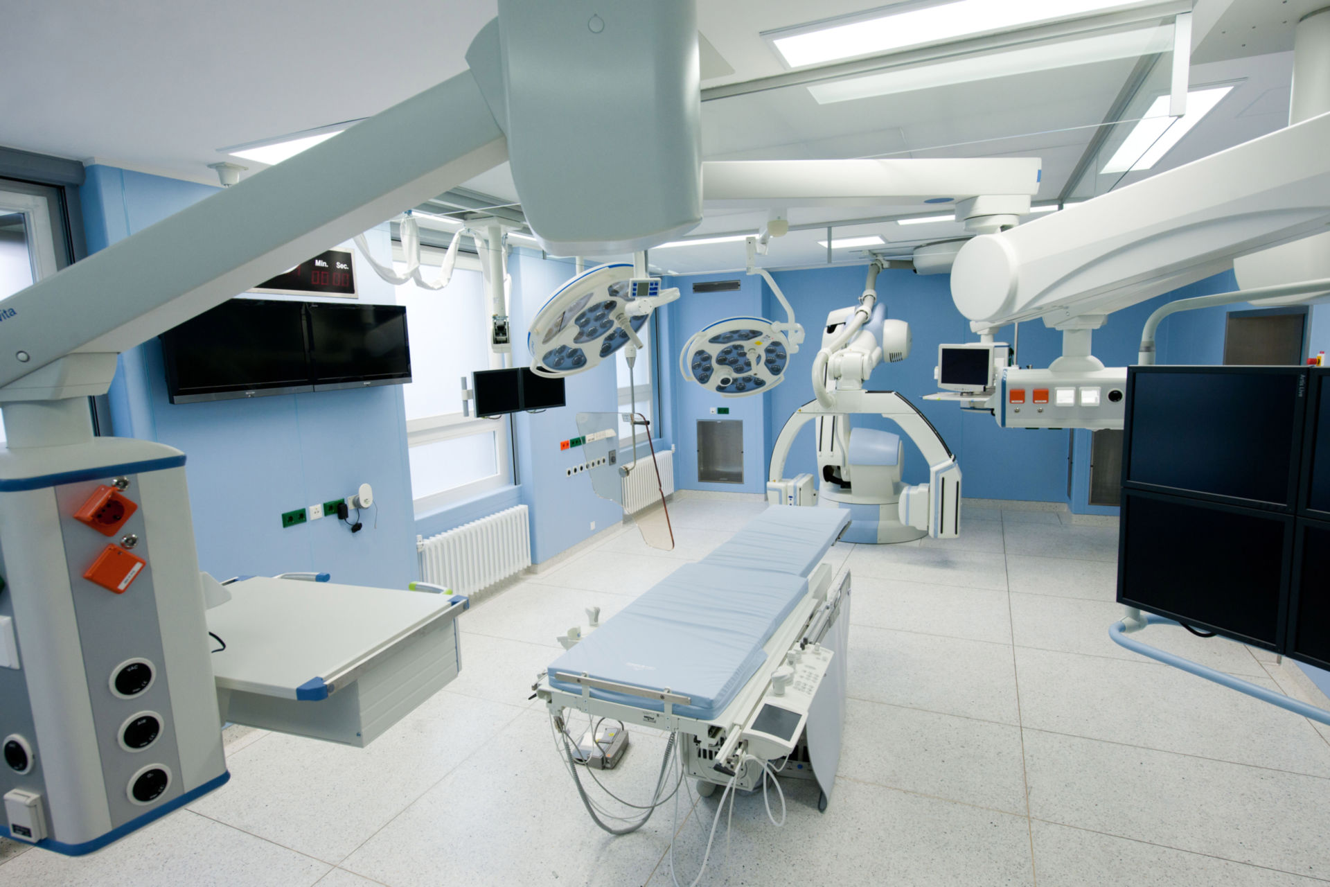 New hybrid operating room at the university hospital Heidelberg