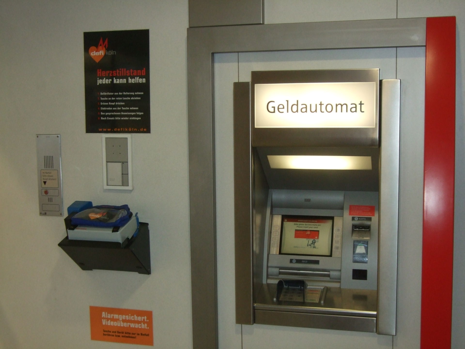 Geldautomat mit Defi