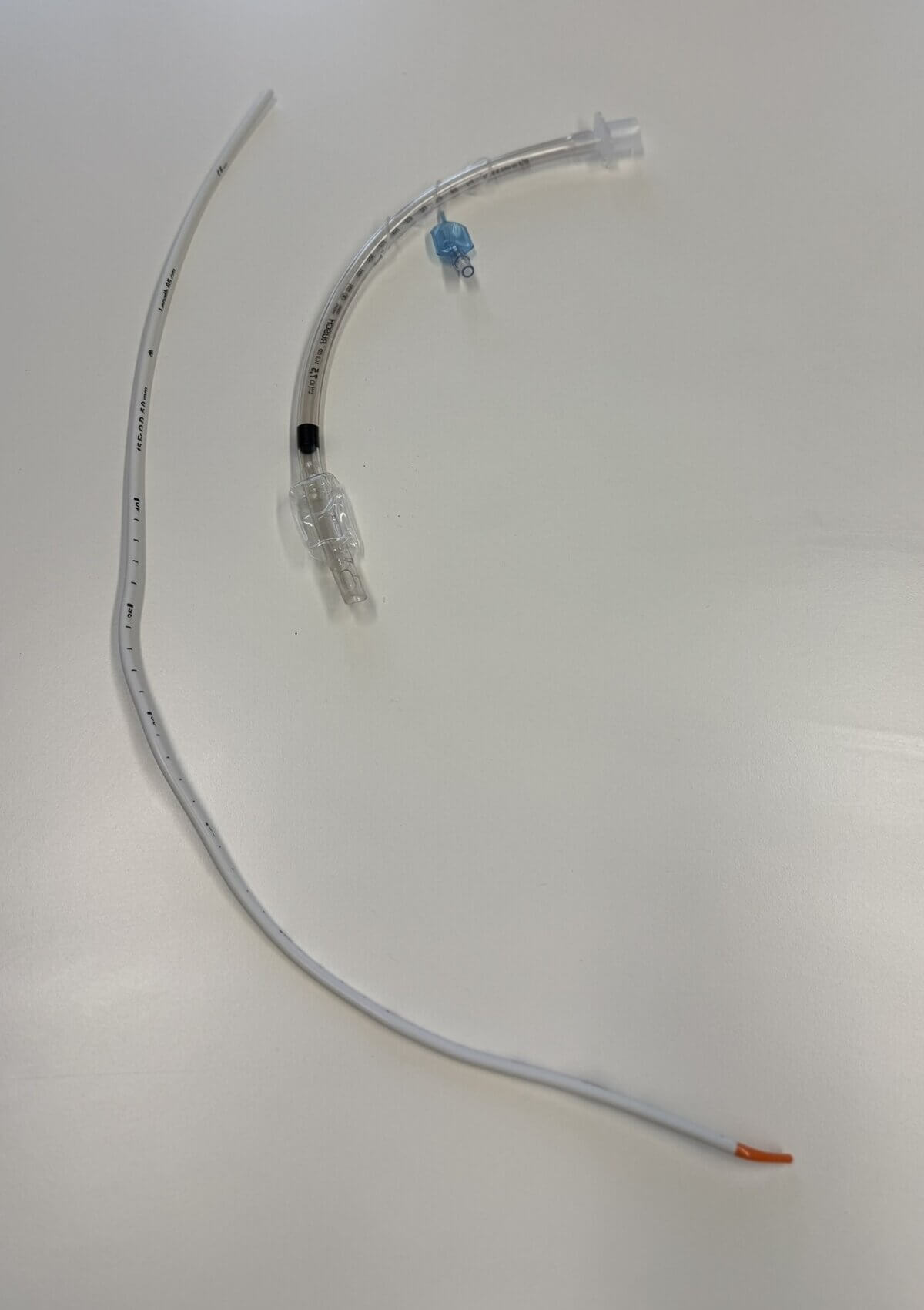 Bougie-Intubationshilfe mit Endotrachealtubus