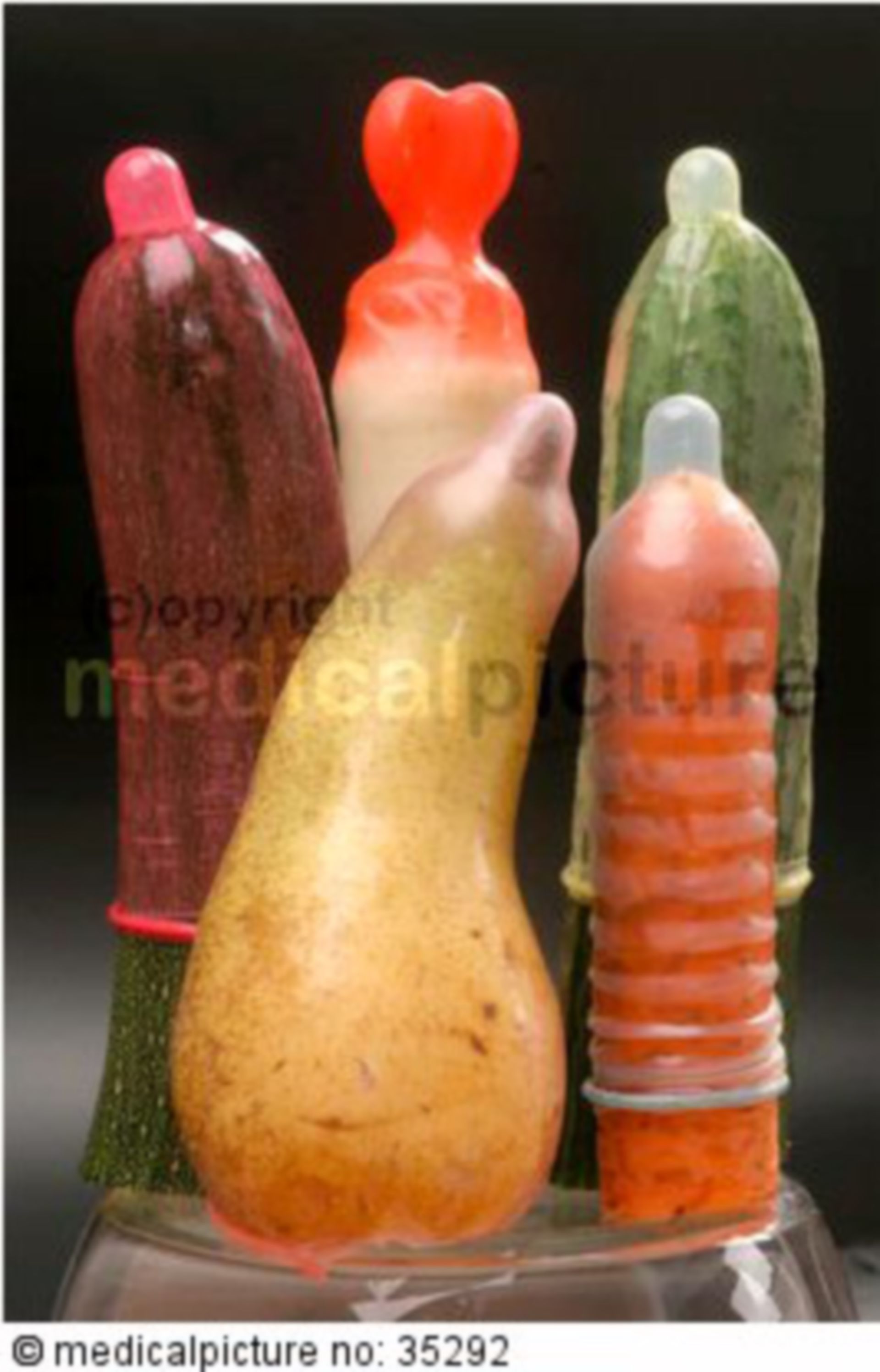  Kondome auf Obst und Gemüse 

