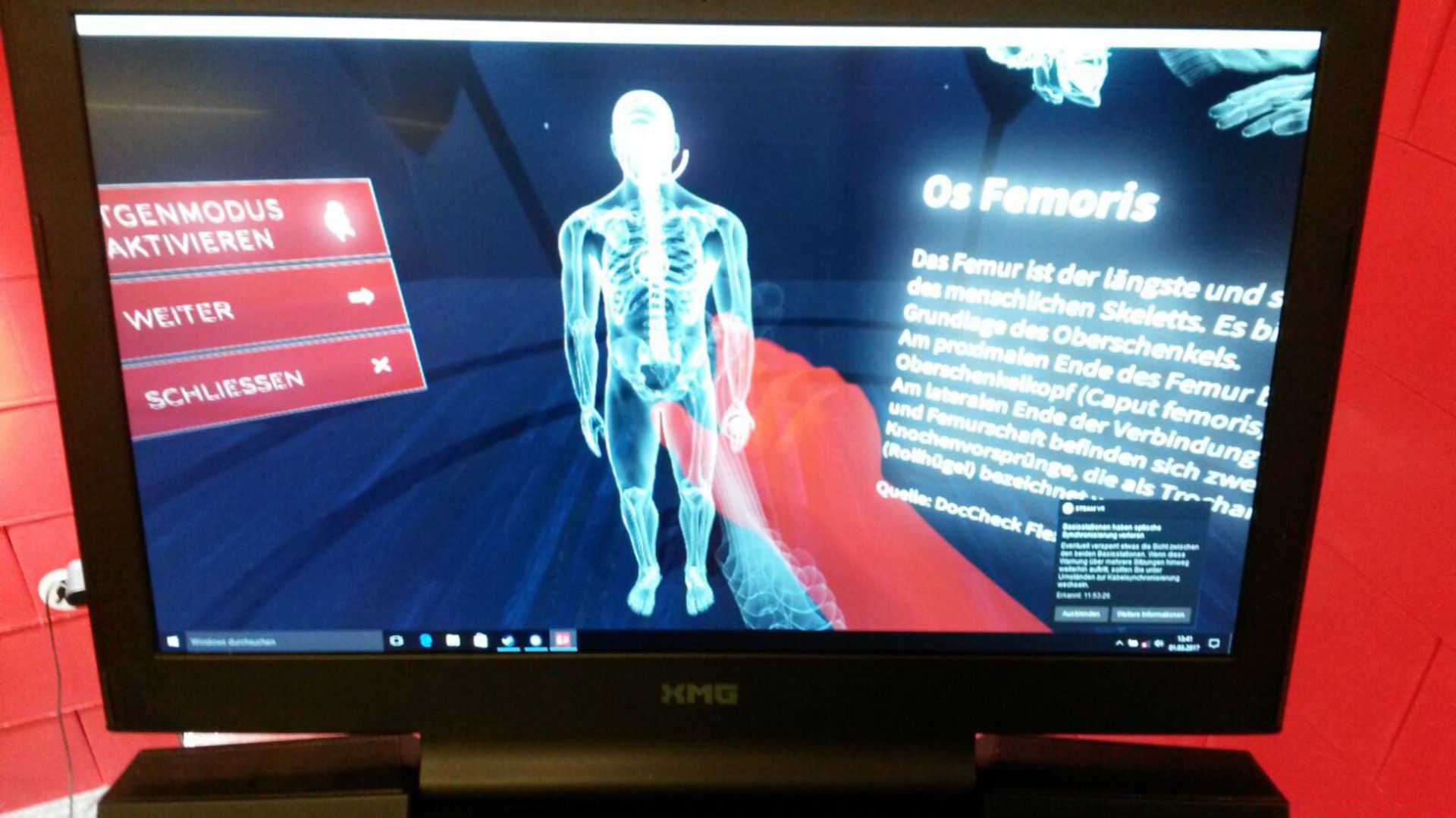 Exploring the human body via VR headset at the ECR 2017